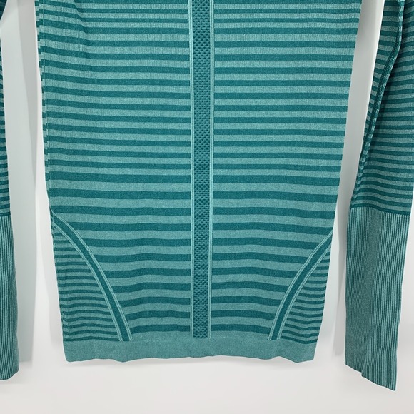 Lululemon Top Women Size 4 Swiftly Tech Teal Stripe Print Long Sleeve Thumbholes - Picture 13 of 13